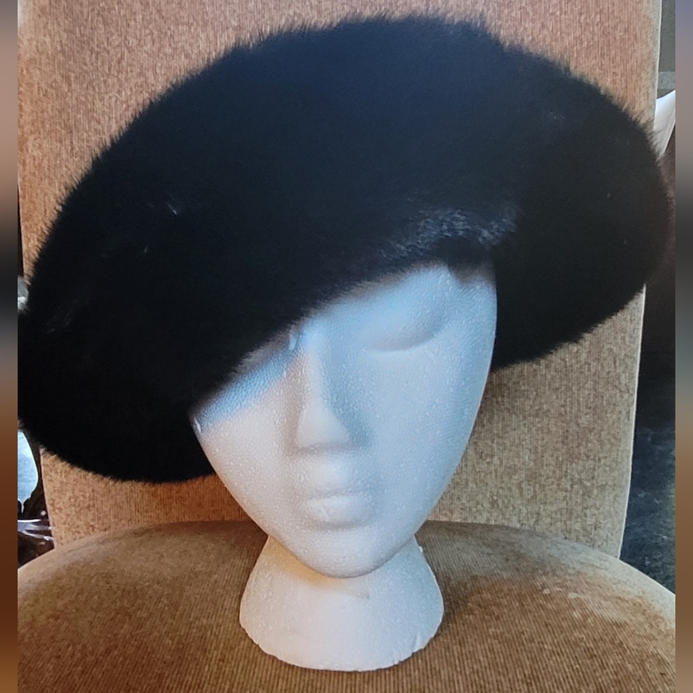 Vintage Mink fur hat - Picture 2 of 5